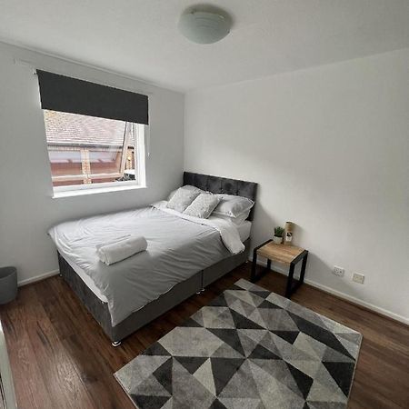 Canary Wharf Haven - Spacious & Homely Entire 1 Bedroom Flat London Exterior photo