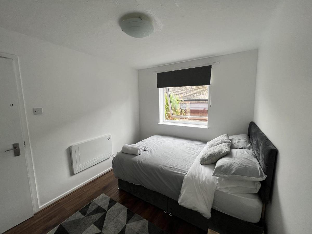 Canary Wharf Haven - Spacious & Homely Entire 1 Bedroom Flat London Exterior photo